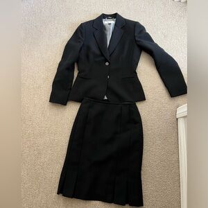 Tabari Skirt Suit - size 4